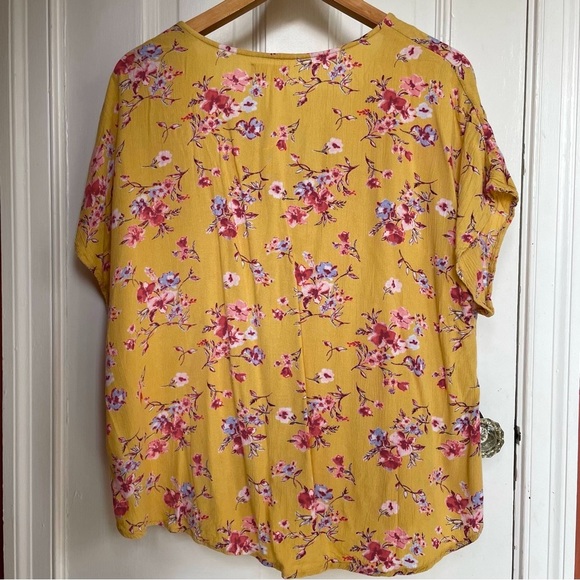 Maurices floral boxy top Loose fit Japanese Print yellow womens xl Boxy Blouse - Picture 2 of 9